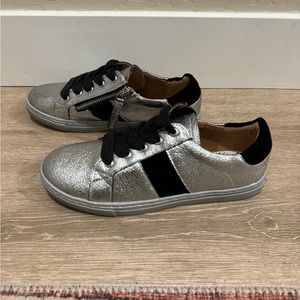 Dolce vita girls sneakers, size 4